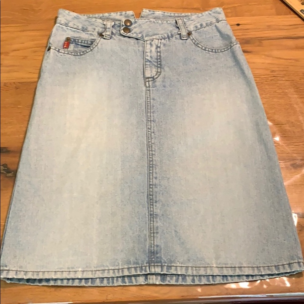Mudd light washed denim skirt